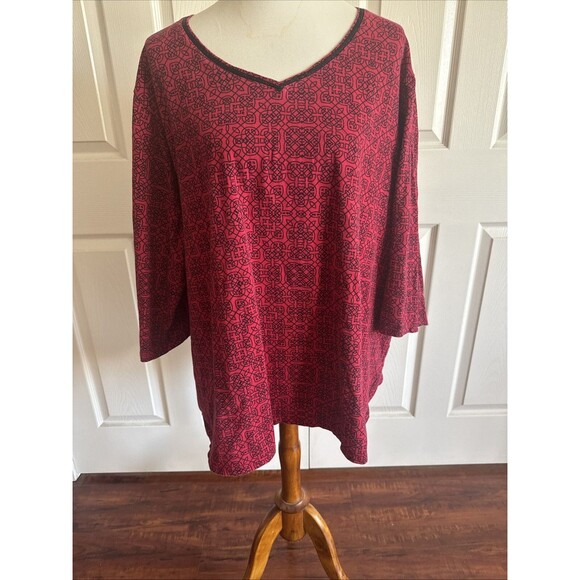 Catherines Plus Size 3X Knit Tunic Top Red Black Geometric Print Stretch V-Neck - Picture 2 of 10